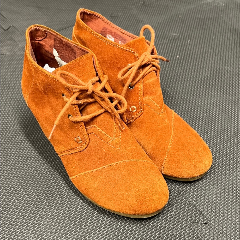 Toms Burnt Orange Wedge Suede Boots